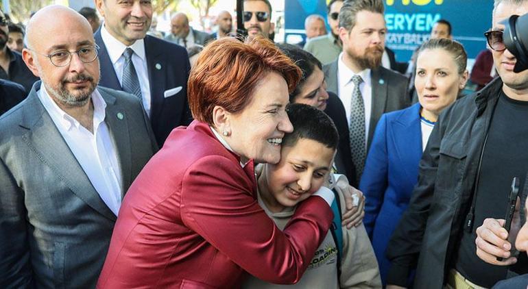 Meral Akşener'in esnaf ile oy pazarlığı