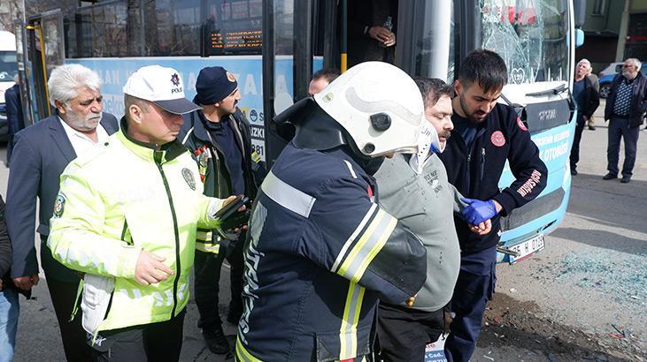 Erzurum’da trafik kazası: 14 kişi yaralandı