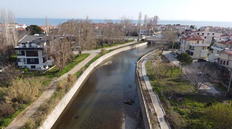 İki yakada komşular 3 dakika arayla oruçlarını açıyorlar