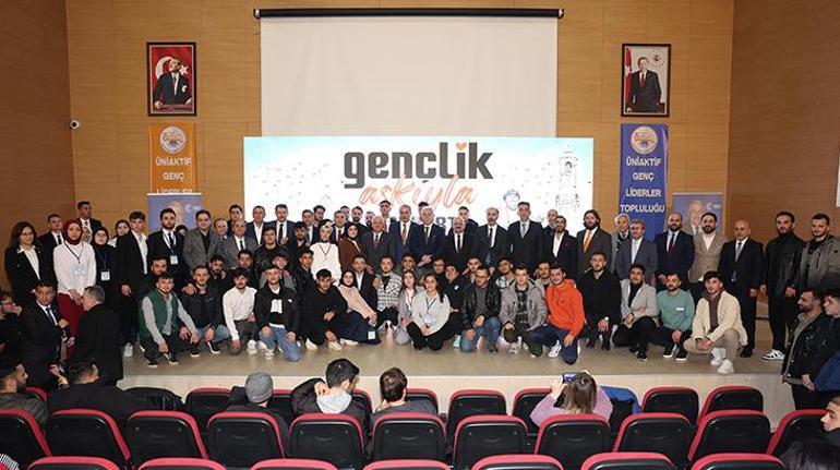 Bakan Güler, gençlerin sorularını cevapladı