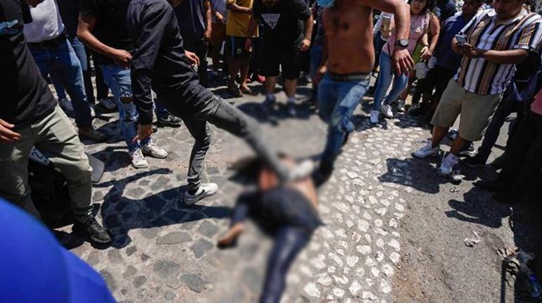 Çocuk tecavüzcülerine linç! Dünya bu annenin görüntüsünü konuşuyor