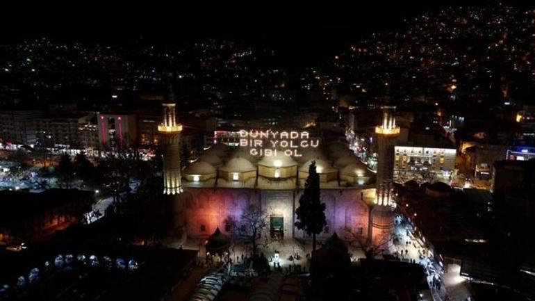 Vatandaşlar ilk teravih namazı için camilere akın etti! 'Dünyada bir yolcu gibi ol'