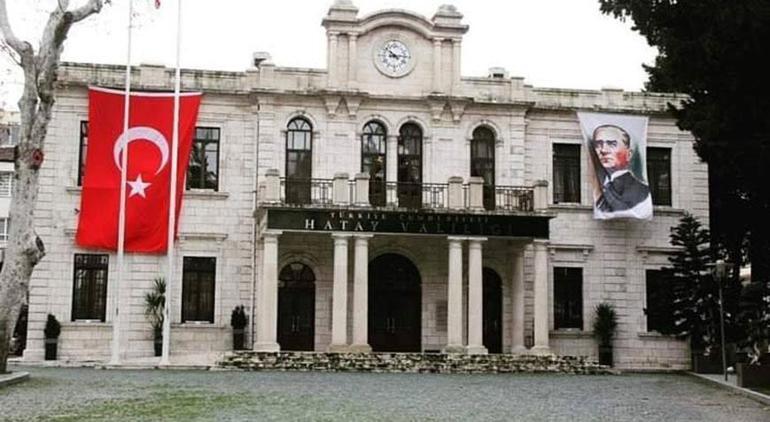 Depremde hasar görmüştü! Tarihi Hatay Valiliği binasının yıkımı yapıldı