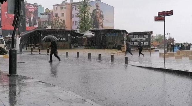 Meteoroloji'den peş peşe uyarılar geliyor! Başkenti dolu vurdu