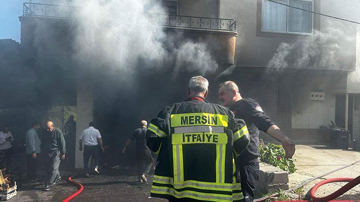 Mersin'de çıkan depo yangını söndürüldü