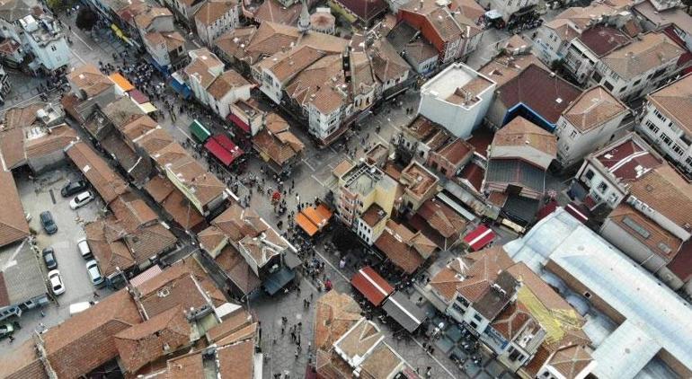 Metrelerce kuyruk oluştu! Tadına bakmadan kenti terk etmiyorlar: 5 saat beklemeye razıyız