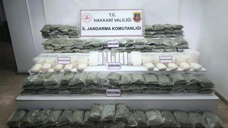 Ekipler ihbar üzerine harekete geçti! Arazide gizlenmiş 361 kilo uyuşturucu bulundu