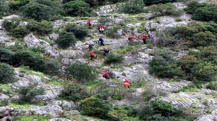 Manisa’da tırmandığı vadi içerisinde çürümüş erkek cesedi gördü