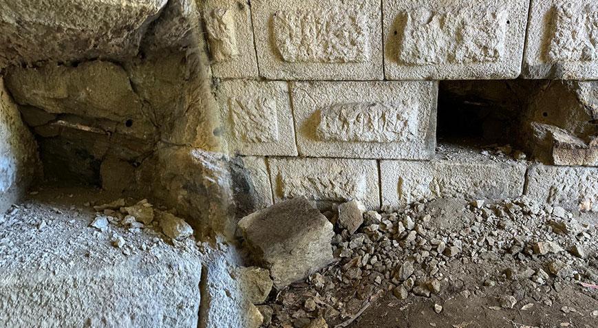 Roma dönemine ait tiyatro kalıntısında kaçak kazı! 6 kişi gözaltına alındı