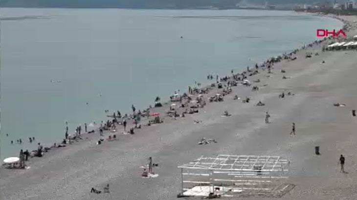Konyaaltı Sahili’nde tatil yoğunluğu