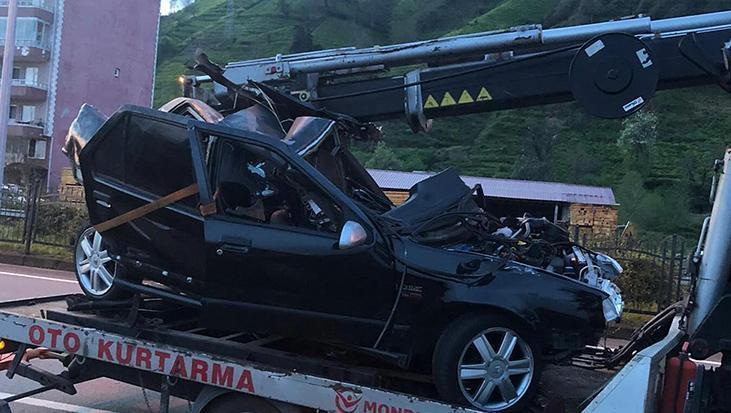 Rize’de korkunç kaza: 2 ölü, 3 yaralı