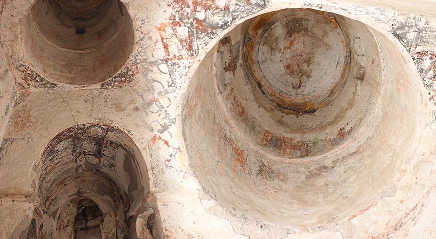 Her yıl binlerce kişi ziyaret ediyordu! Kayadan oyma kilisede şoke eden manzara