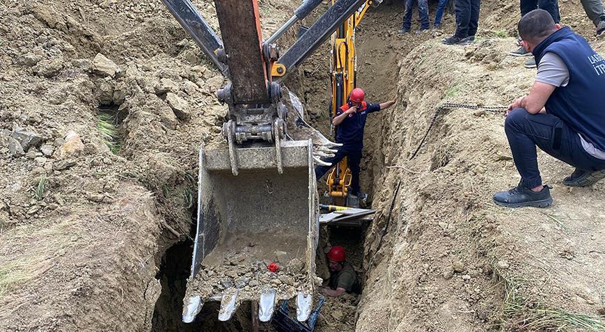 Çanakkale’de su yolu kazısı sırasında toprak kaydı! Kurtarma çalışmaları sürüyor