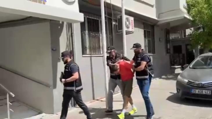 INTERPOL tarafından aranıyordu! Rus dolandırıcı İzmir’de yakalandı