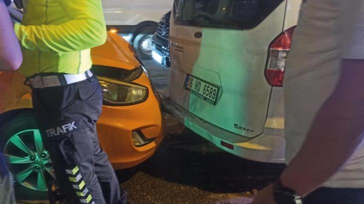 Ankara’da 3 araç çarpıştı: 3 yaralı