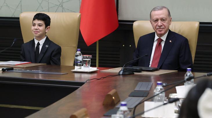 Cumhurbaşkanı Erdoğan, Külliye’de çocuklarla buluştu! ‘Sizler bizim yarınlarımızın umudusunuz’