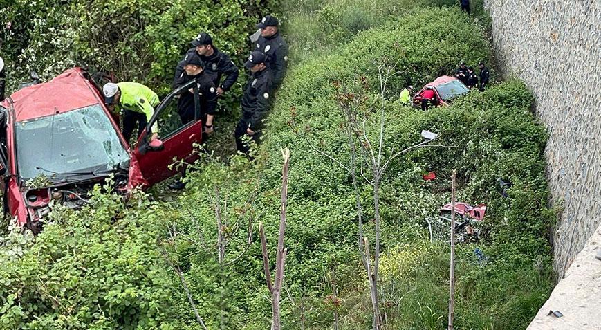 140 kilometre hızla gidiyordu! Otomobil 8 metrelik istinat duvarından uçtu
