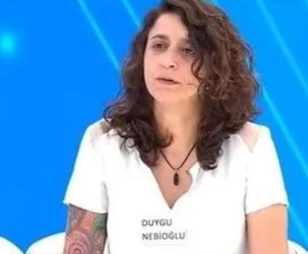 Duygu Nebioğlu'na gelen beklenmedik telefon kafa karıştırdı! 'Karşımdaki ses öyle şeyler anlattı ki'