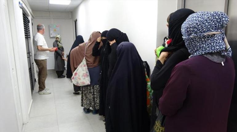 Zabıtalara yakalanan dilenci: Ekmek beni kör etsin, beni yormayın!