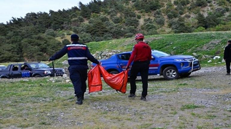 Manisa'da tırmandığı vadi içerisinde çürümüş erkek cesedi gördü