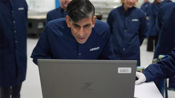 İngiltere, düzensiz göçmenleri Ruanda’ya göndermeye başladı