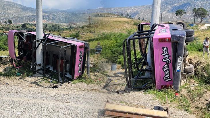 Turistleri taşıyan safari araçları çarpıştı: 16 yaralı