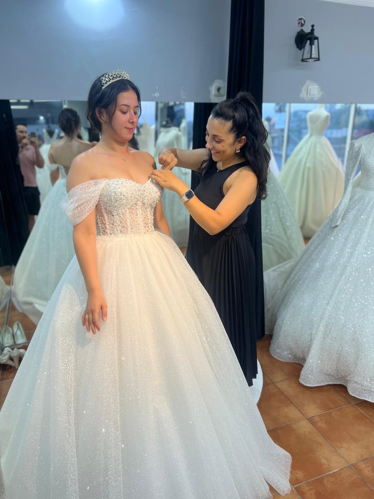 Şehriban Baykuşak Wedding Dresses: Her Detayda Aşk ve Tutku