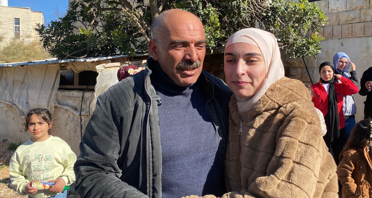 Filistinli Cenin Amro ailesine kavuştu