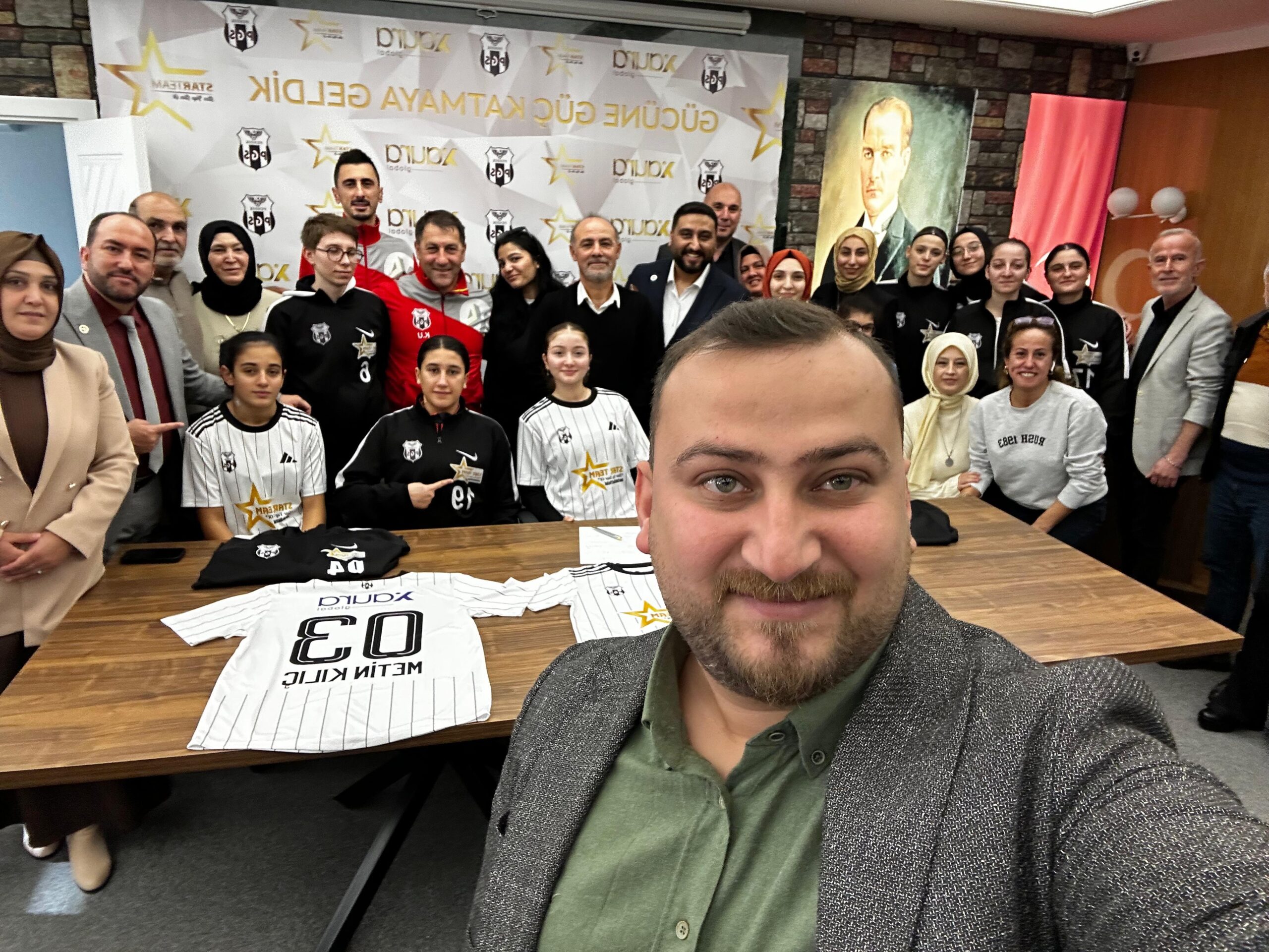 Metin Kılıç, Star Team ve Xaura Desteğiyle Pendik Güven Spor Kulübü Kadın Futbol Takımı’nı Geleceğe Taşıyor