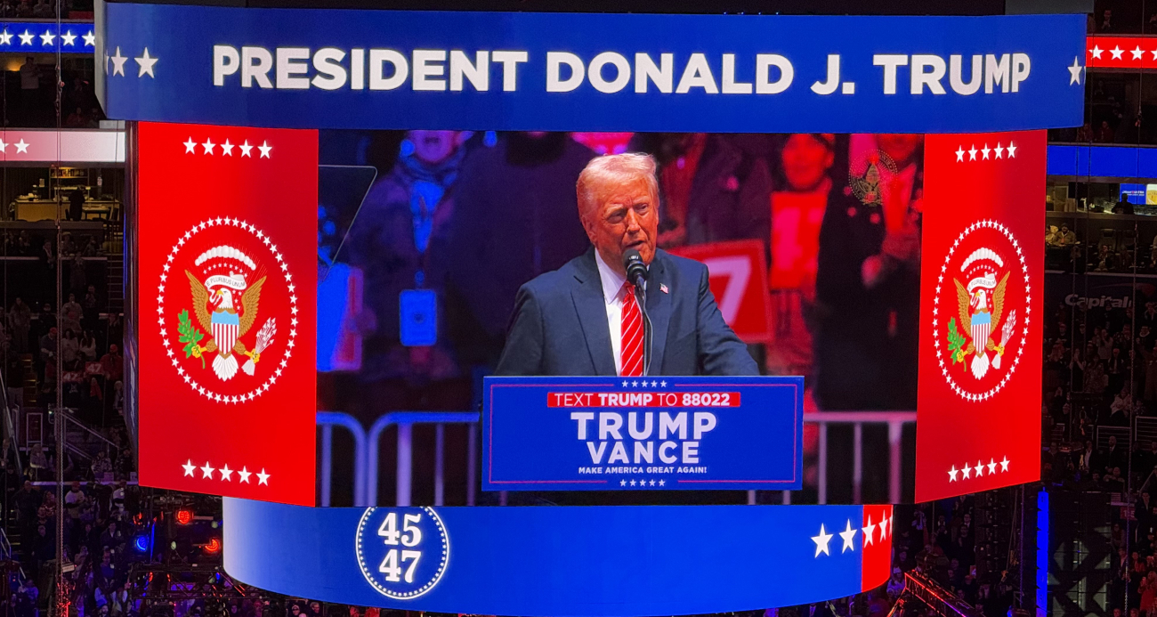 Trump’tan zafer mitinginde gövde gösterisi