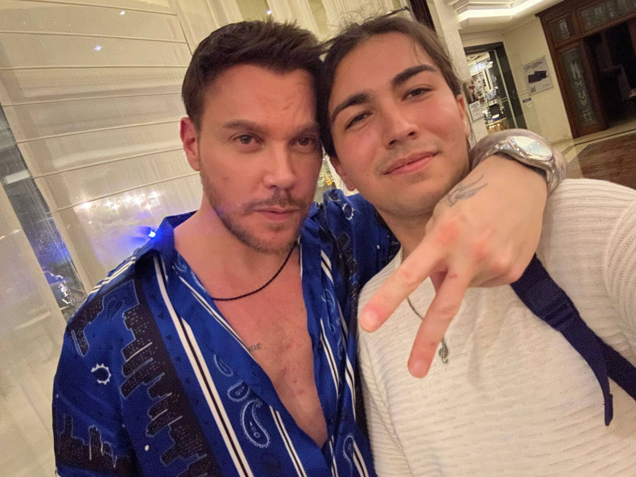 Müziğin ve Toplumsal Duyarlılığın Buluştuğu İsim: Emre Caklı