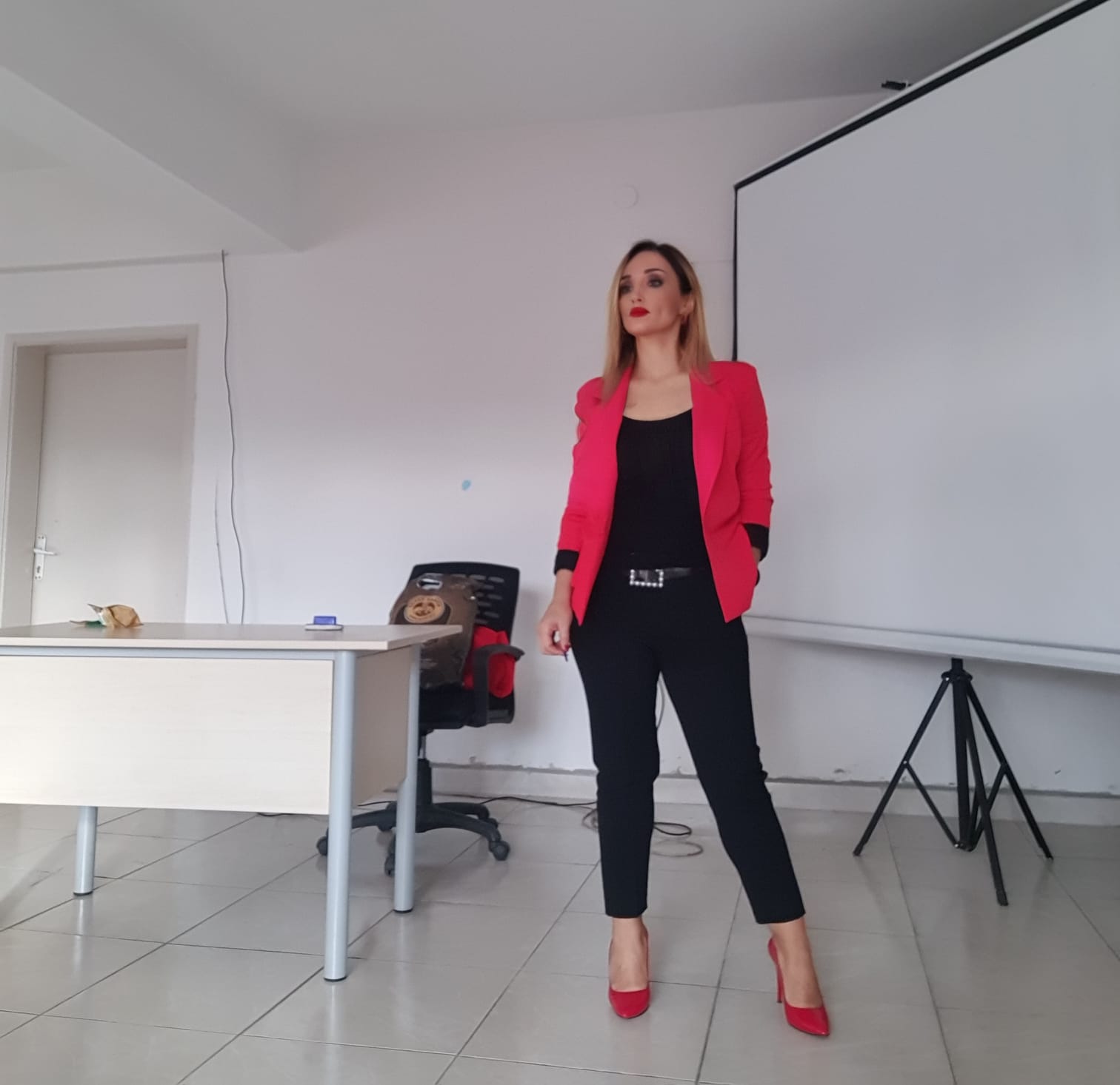 Beyza Yüzüak ile 90’lara Dönüş: Efsane Şarkılar, Muhteşem Atmosfer!