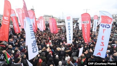 CHP’li Belediye Başkan Yardımcıları ve Meclis Üyelerine Dava