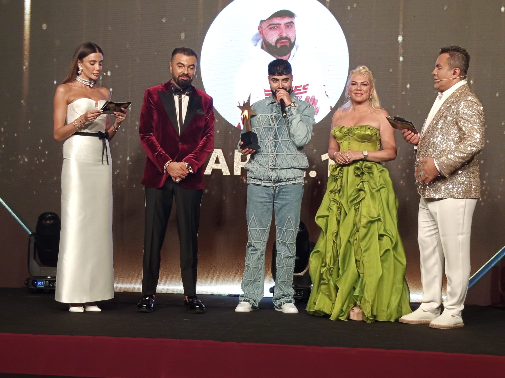 Apo2.1’in Samimi Konuşması Gecenin En Çok Alkış Alan Anlarından Biri Oldu