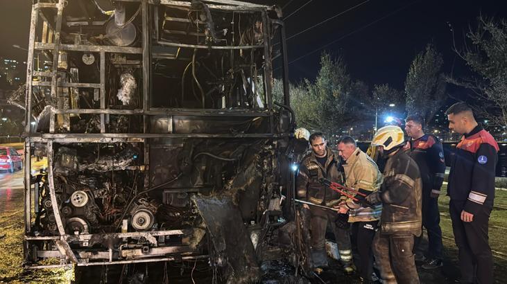İzmir Konak’ta Eshot Otobüsünün Motorunda Yangın Çıktı