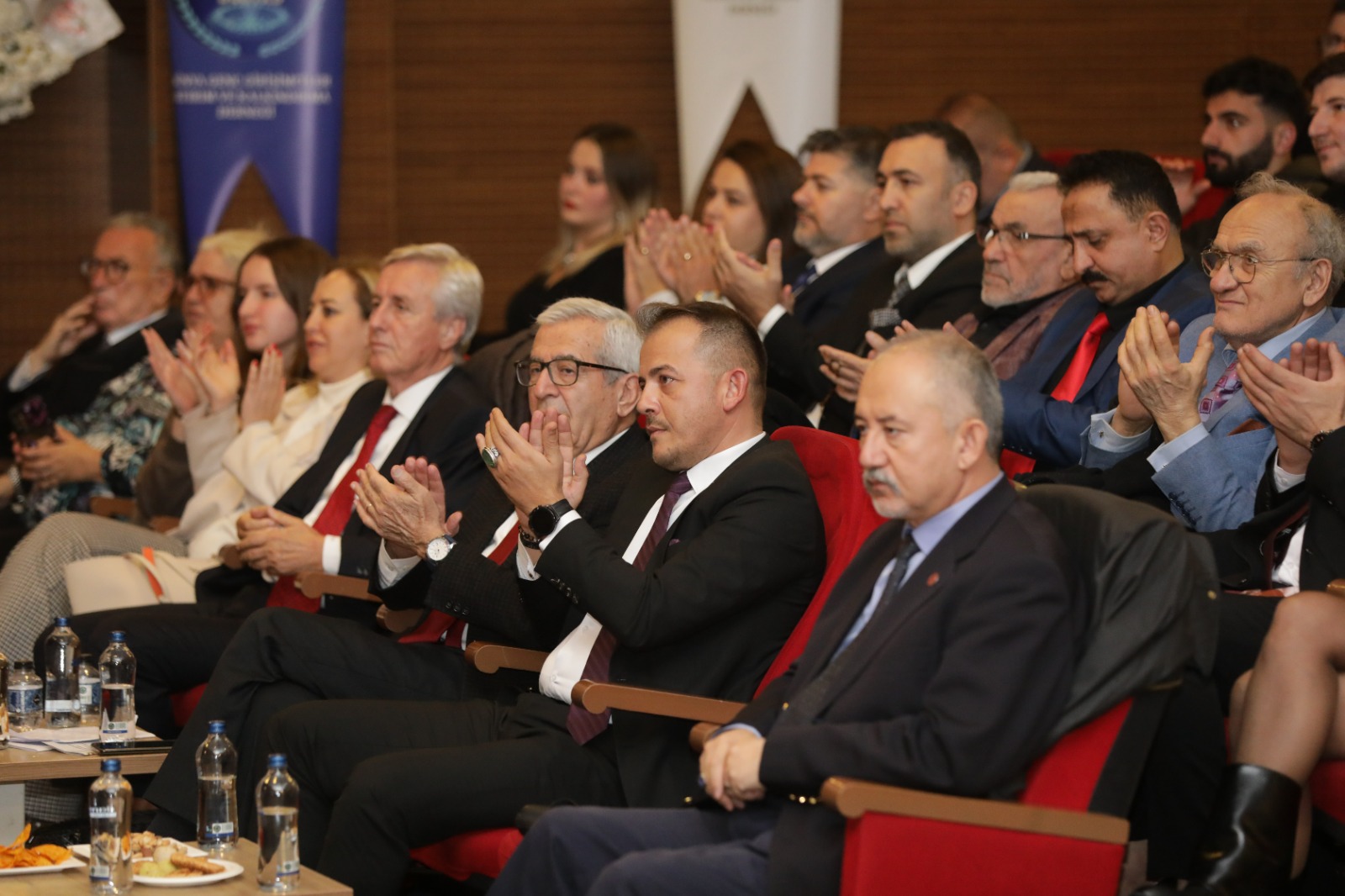 İlker KARA İzmir’de Fırtına Gibi Esti: Gençler ve Kadınlar Buluştu!