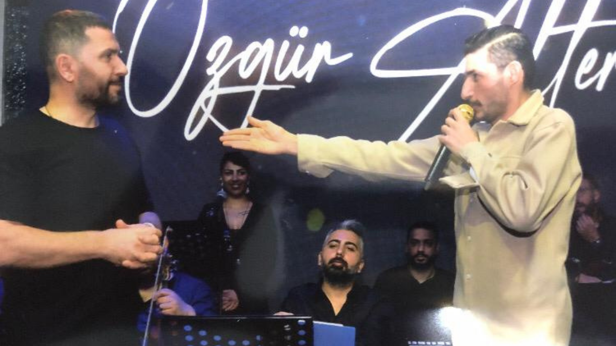 Sanatçı Kemal Ünlü’den Unutulmaz Gece: Sahnedeki Duygular Salona Taştı