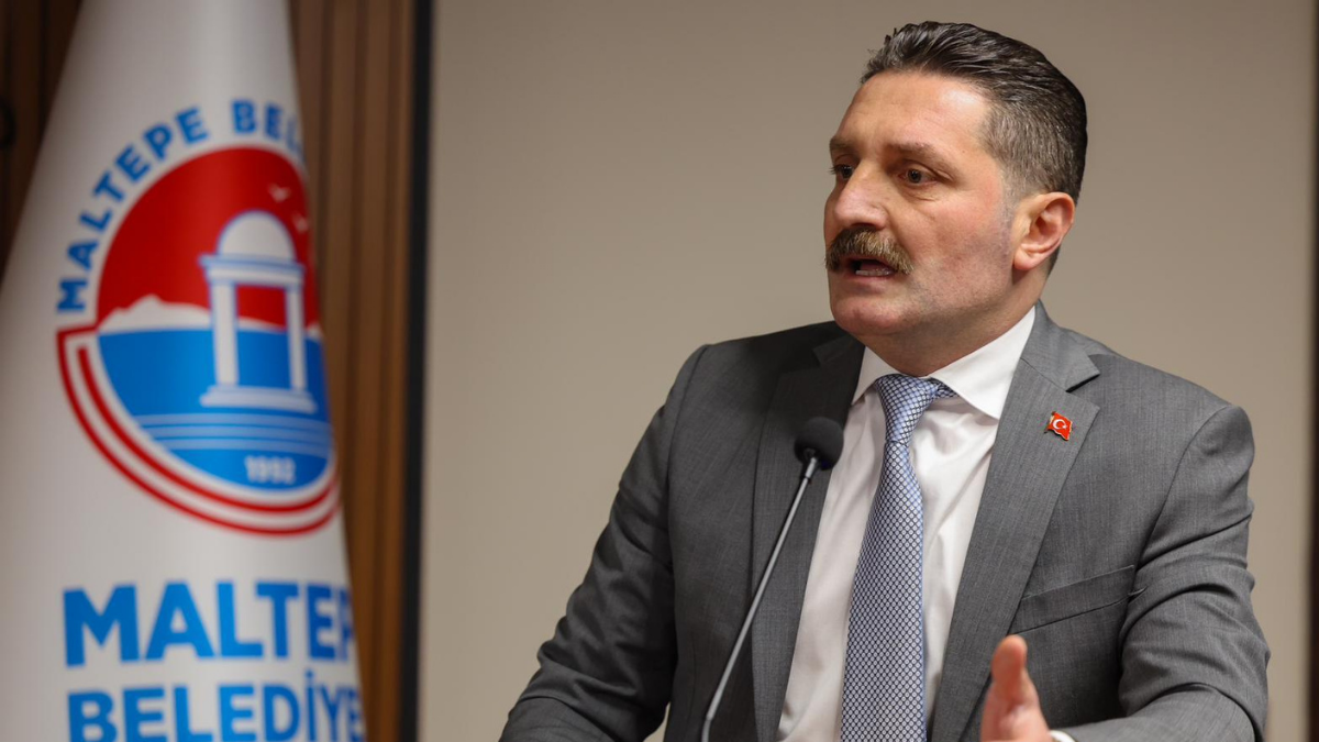 AK Parti’den CHP’ye: Ortak Değerler Üzerinde Oyun Oynamayın