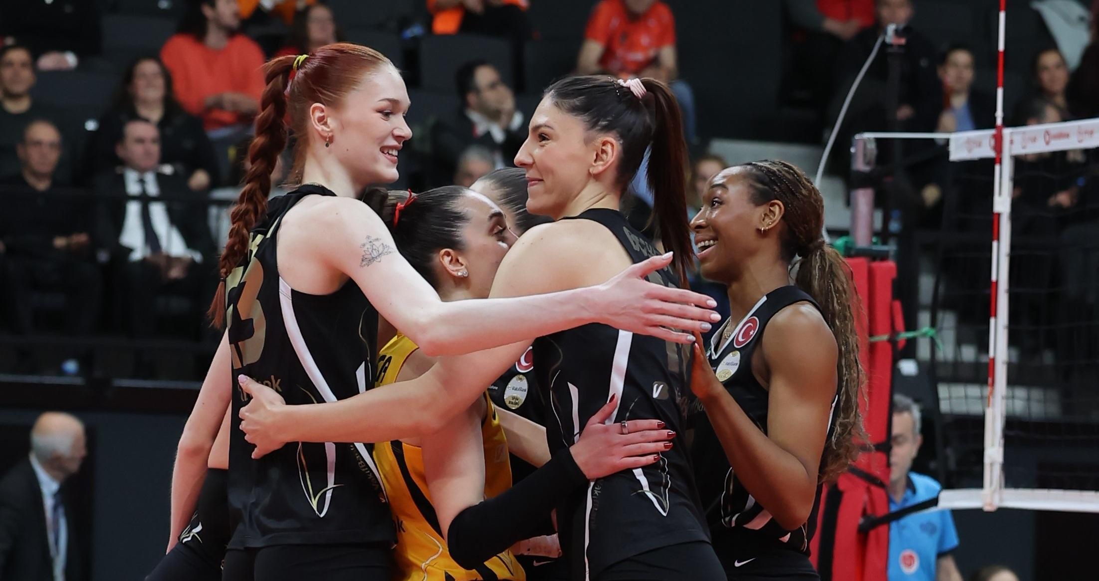 VakıfBank, Eczacıbaşı Dynavit’i 3-0 Mağlup Etti
