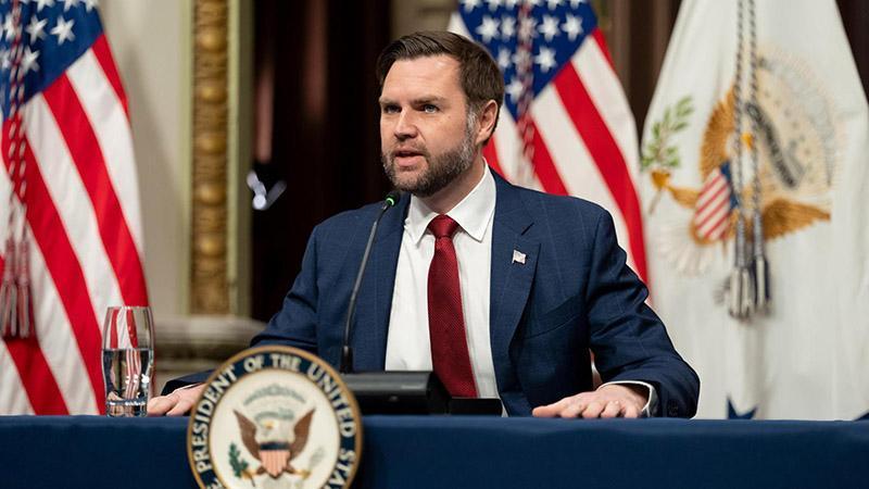 JD Vance: “Top İran’ın Sahasında”