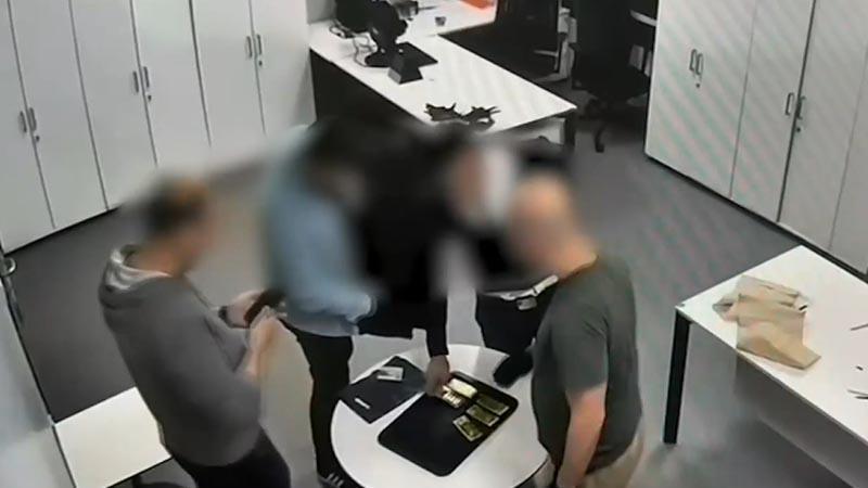 İstanbul’da Kırmızı Bültenle Aranan Mücevher Kaçakçısı Yakalandı