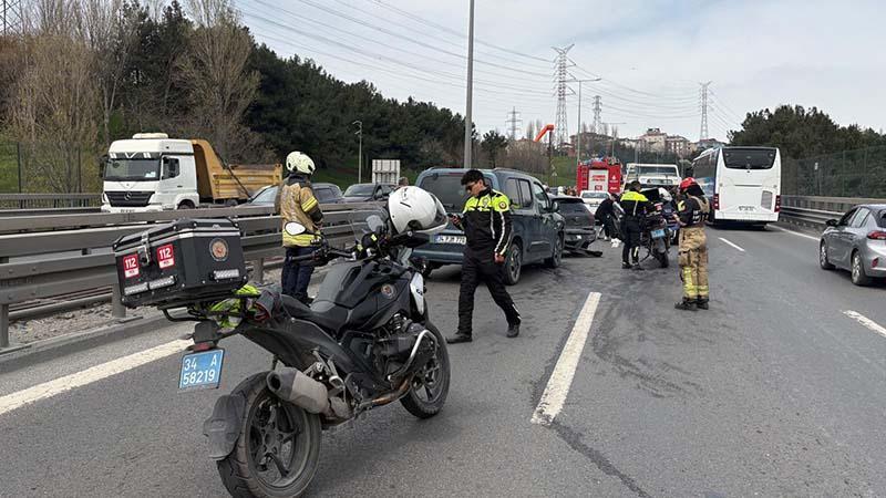 Hasdal–Okmeydanı Bağlantı Yolunda 6 Araçlı Zincirleme Kaza
