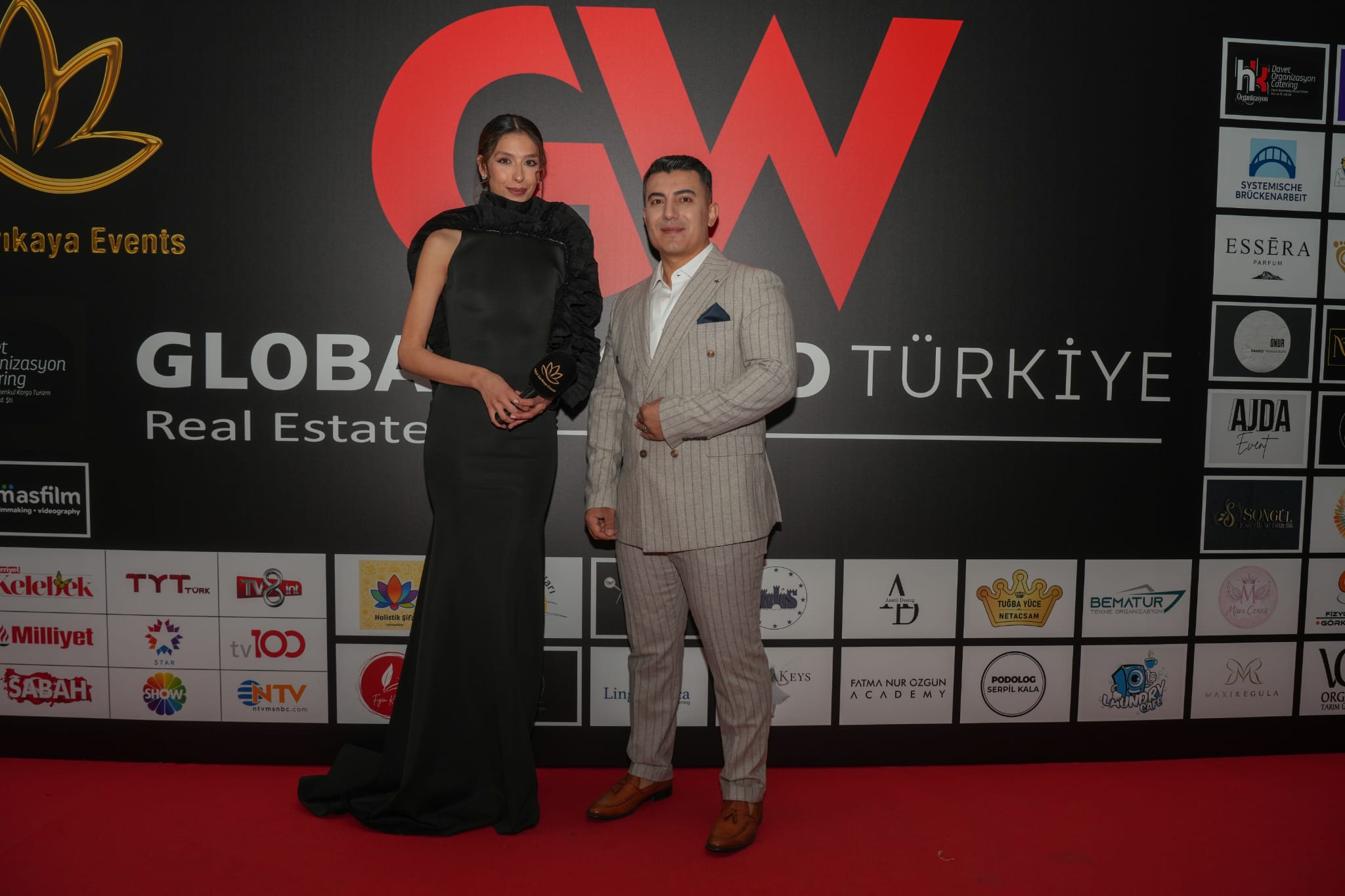 ÖZCAN KANDEMİR’E EDEBİYATTA YÜKSELEN BAŞARI ÖDÜLÜ