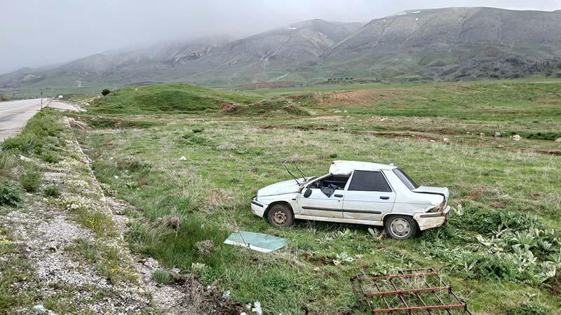DOĞANŞEHİR’DE OTOMOBİL ŞARAMPOLE DEVRİLDİ: 6 YARALI