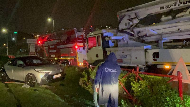 Kayseri’de Korkutan Kaza: Otomobil Kamyonla Çarpışıp Tramvay Yoluna Girdi!