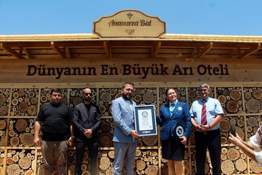 Kozan’daki “Dünyanın En Büyük Arı Oteli” Guinness Rekoruna Girdi