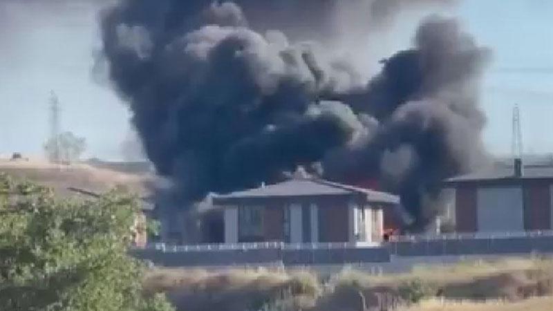Tuzla’da Villa Yangını Paniği! Ekipler Alevleri Kısa Sürede Söndürdü