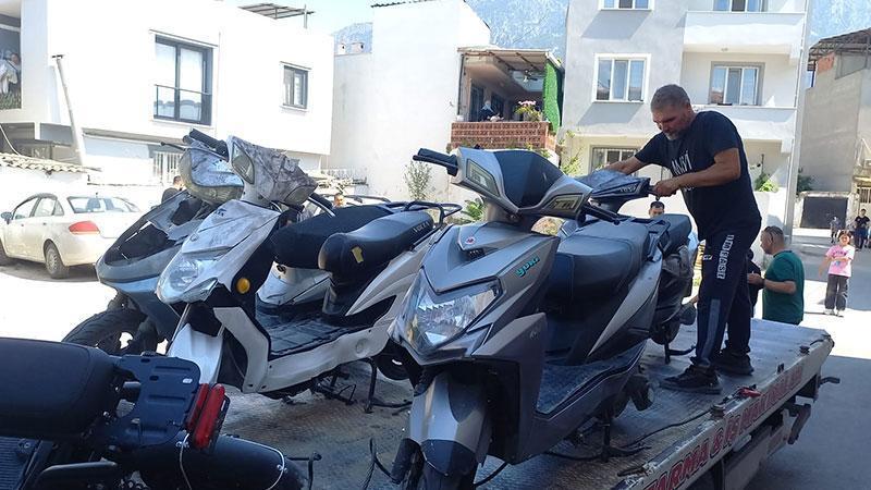 Manisa’da Elektrikli Motosiklet Hırsızlığına Polis Baskını! 3 Çocuk Şüpheli Yakalandı
