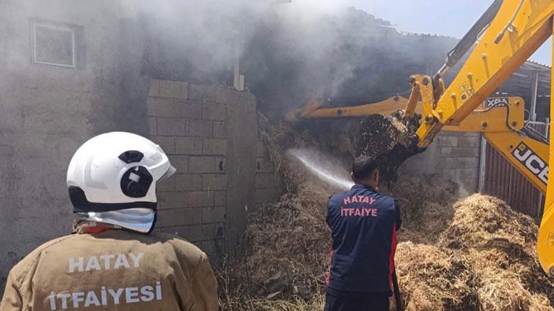 Reyhanlı’da Samanlıkta Yangın Çıktı! İş Makineleriyle Önlem Alındı