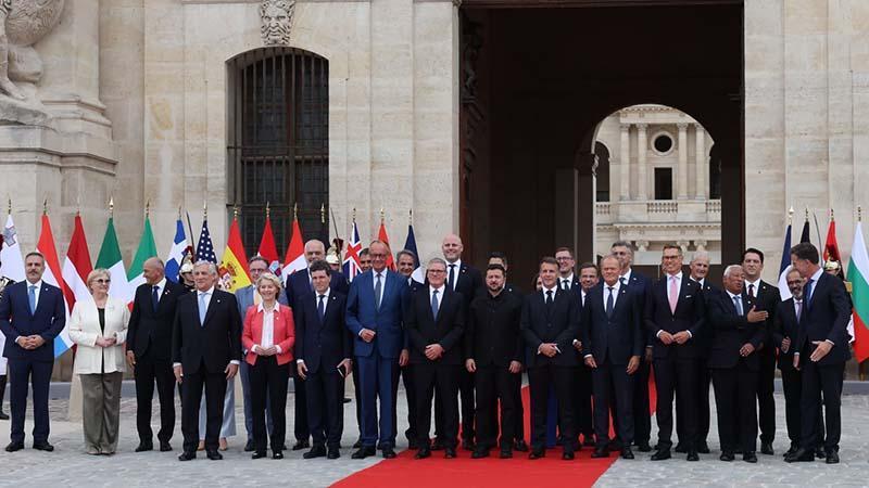 Hakan Fidan, Paris’te Ukrayna Zirvesi’nde Türkiye’yi temsil etti